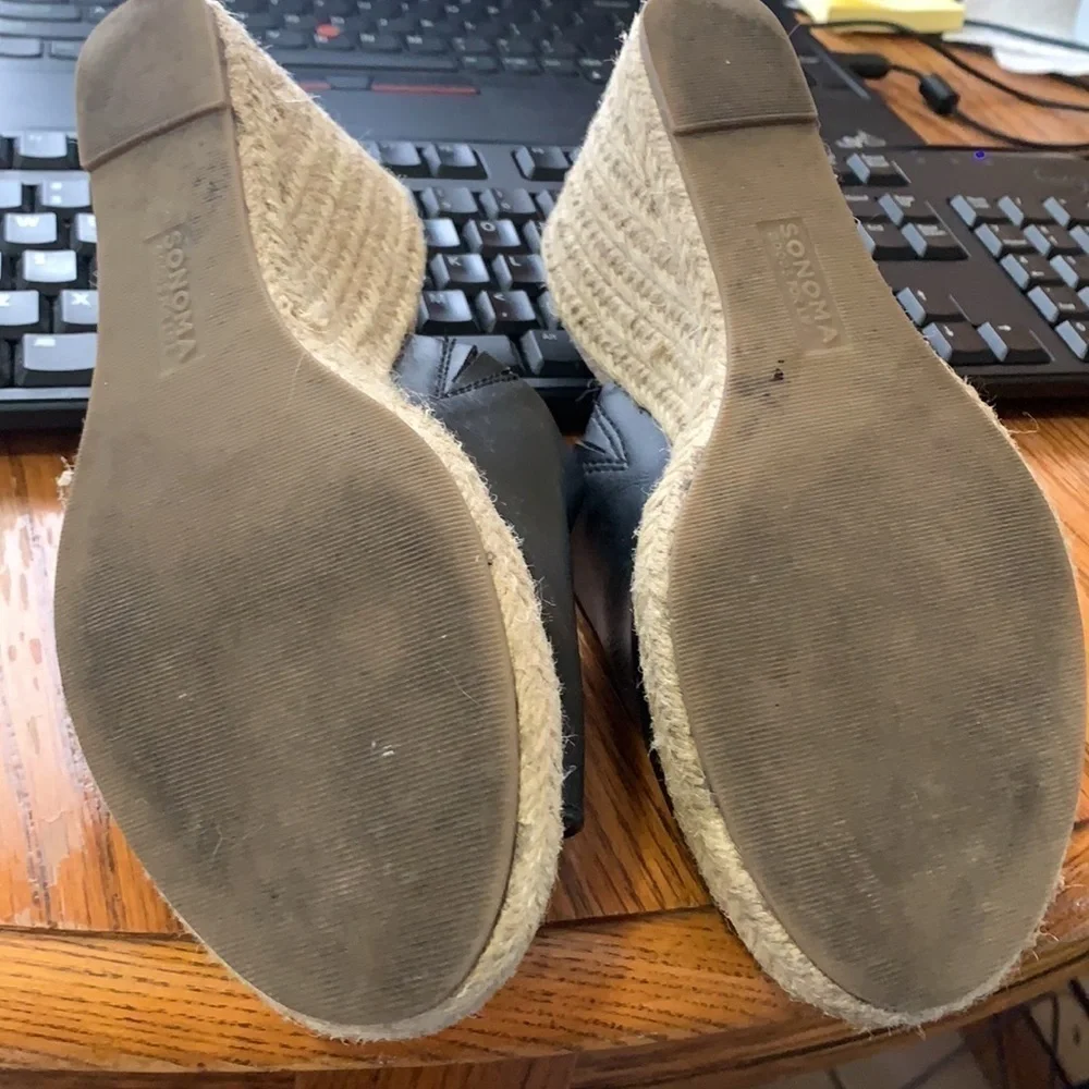 𝅺gently used Sonoma wedges